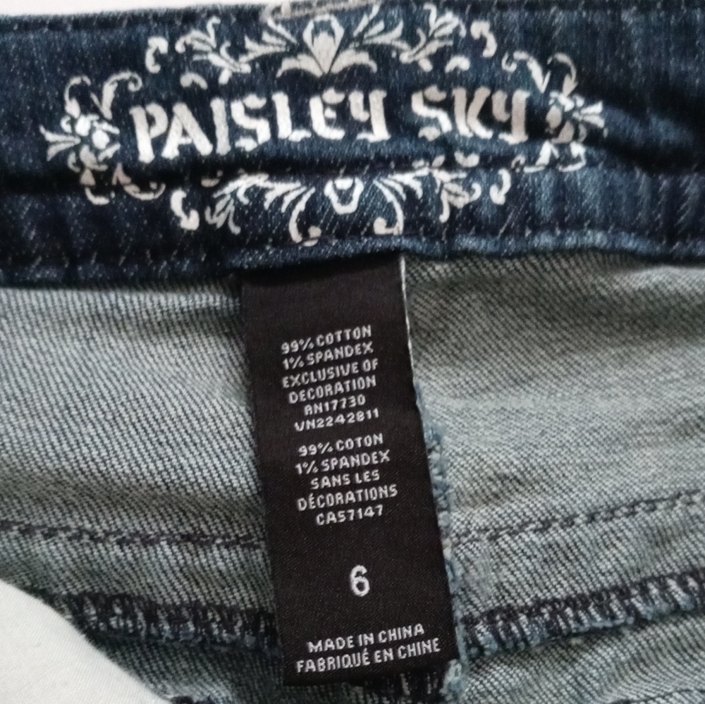 PAISLEY SKY WOMEN'S  BOOTS CUT JEANS. SIZE 6. COLOR BLUE. - Picture 10 of 12